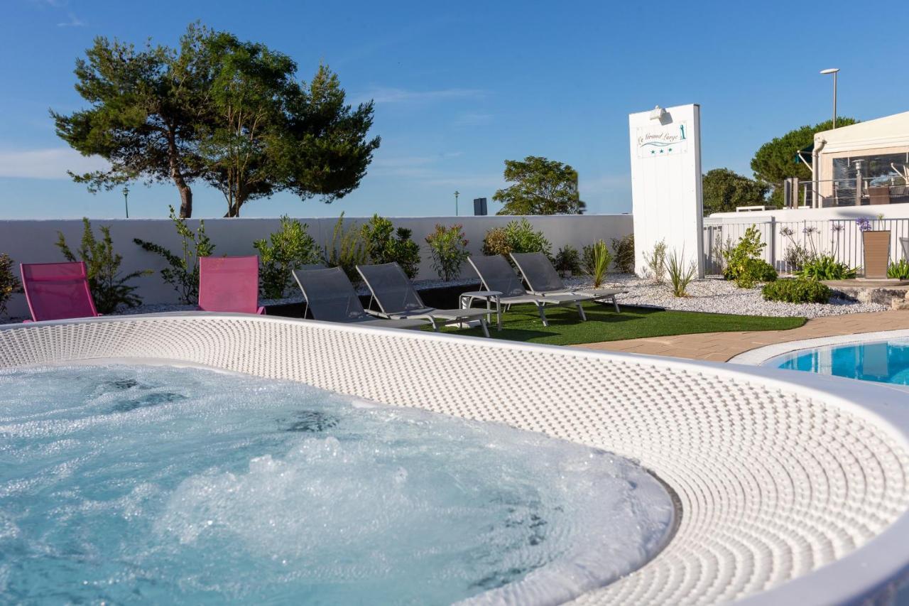Hotel Restaurant Le Grand Large - Face A La Plage - Ile De Re Риведу-Плаж Екстериор снимка