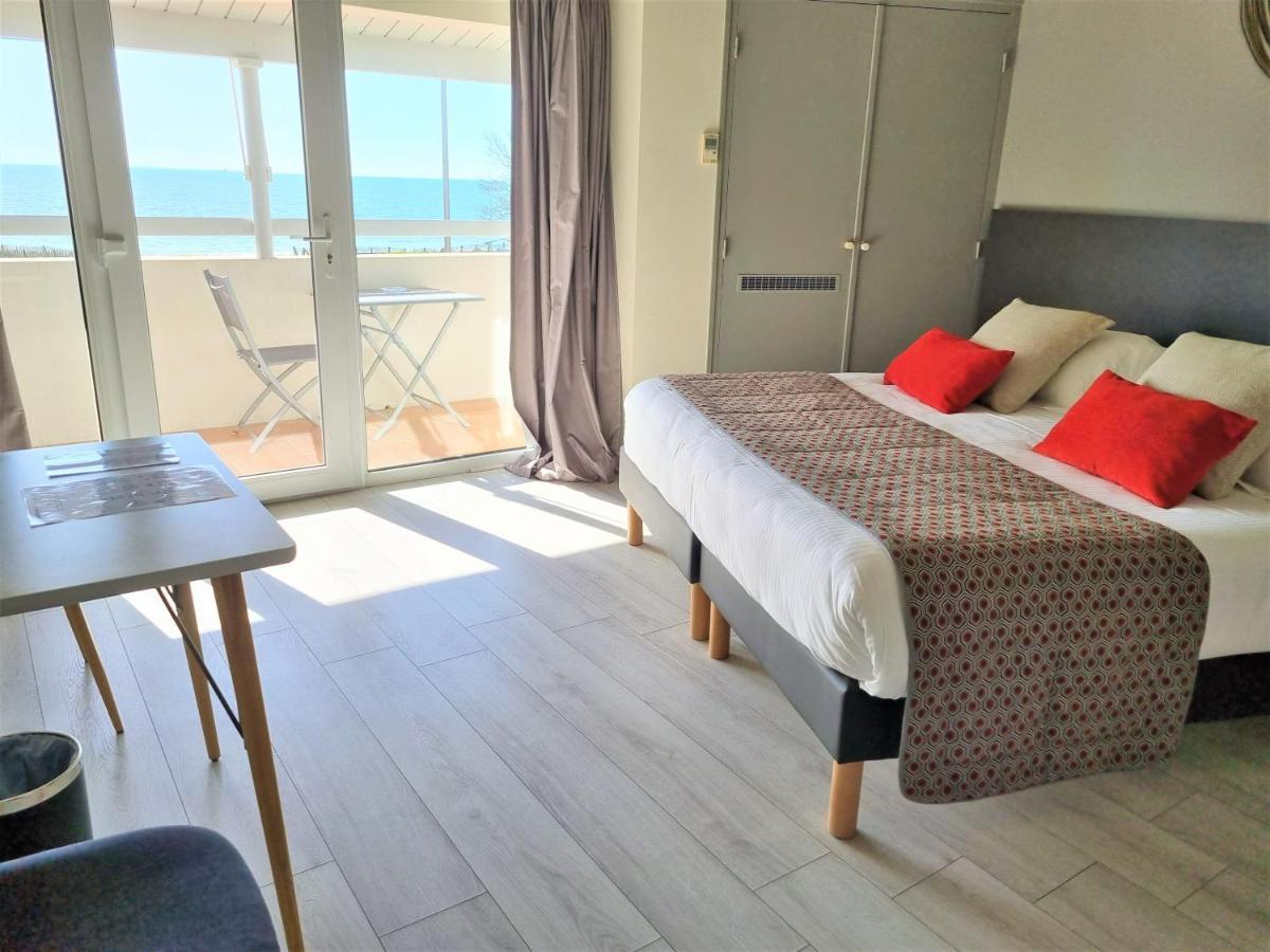 Hotel Restaurant Le Grand Large - Face A La Plage - Ile De Re Риведу-Плаж Екстериор снимка